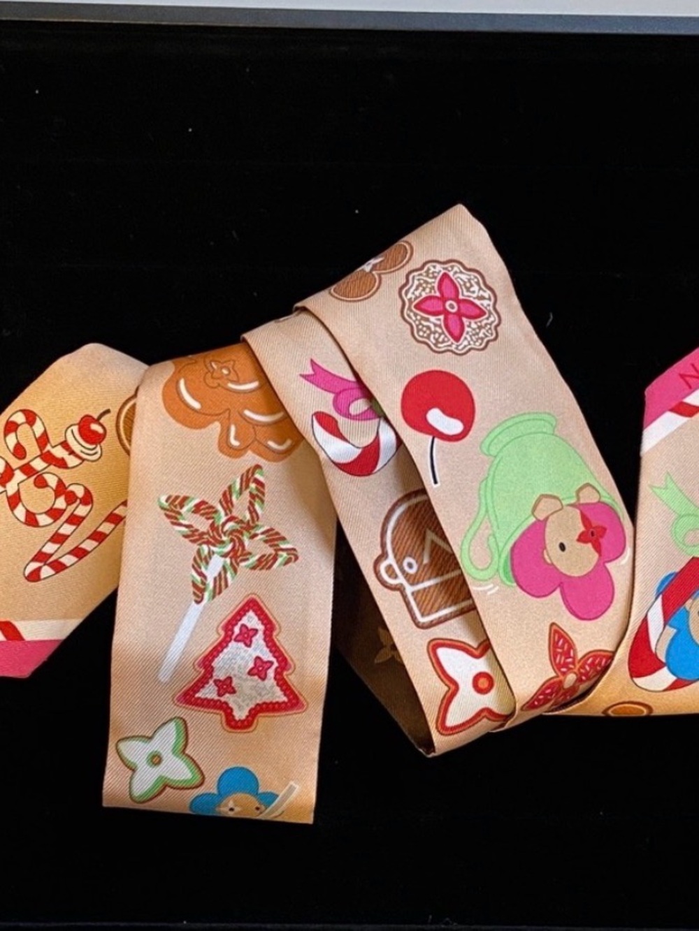 Super Rare and New Louis Vuitton  Multicolor Candy Print Bandeau! Brand new! - Picture 7 of 9